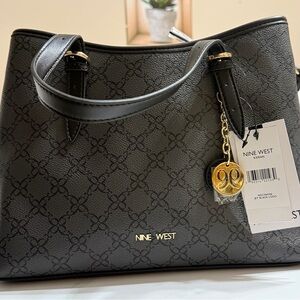 Nine West Black and Gold Shoulder Bag